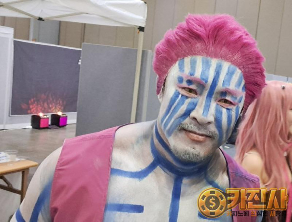 추성훈 오늘 귀칼 아카자 코스프레 소식2.jpg